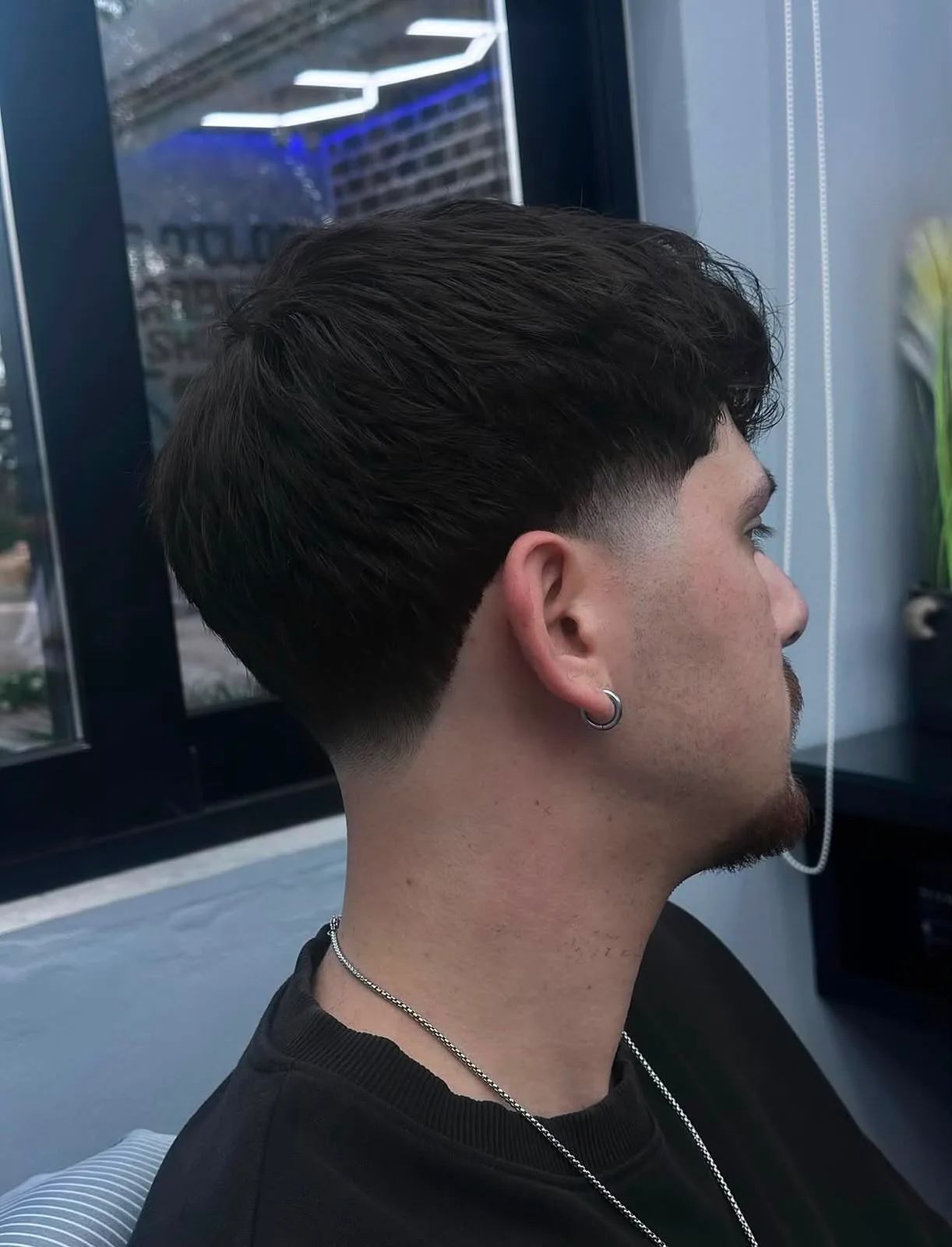 Scissor styling and tapered sides